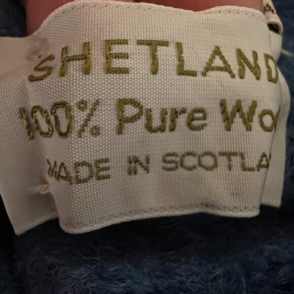 Barrie Knitwear Sweater Size 42 Cardigan Shetland 100% Pure Wool Gold Buttons - Picture 8 of 15